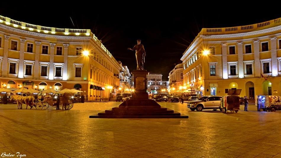 Красивая Квартира В Центре Одессы Odessa Extérieur photo